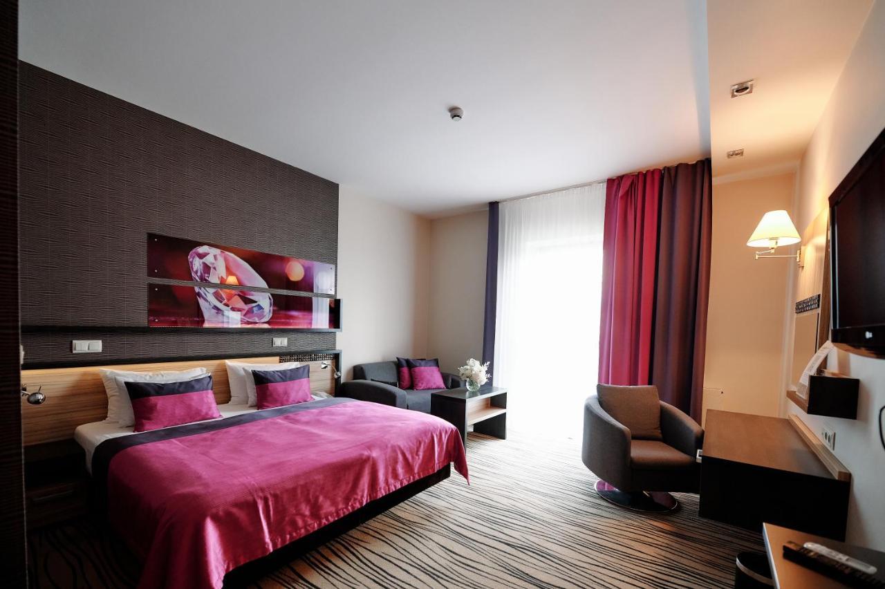 Blue Diamond Hotel Active Spa Trzebownisko Εξωτερικό φωτογραφία