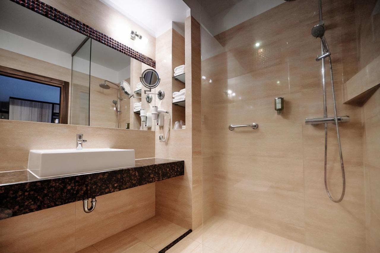 Blue Diamond Hotel Active Spa Trzebownisko Εξωτερικό φωτογραφία