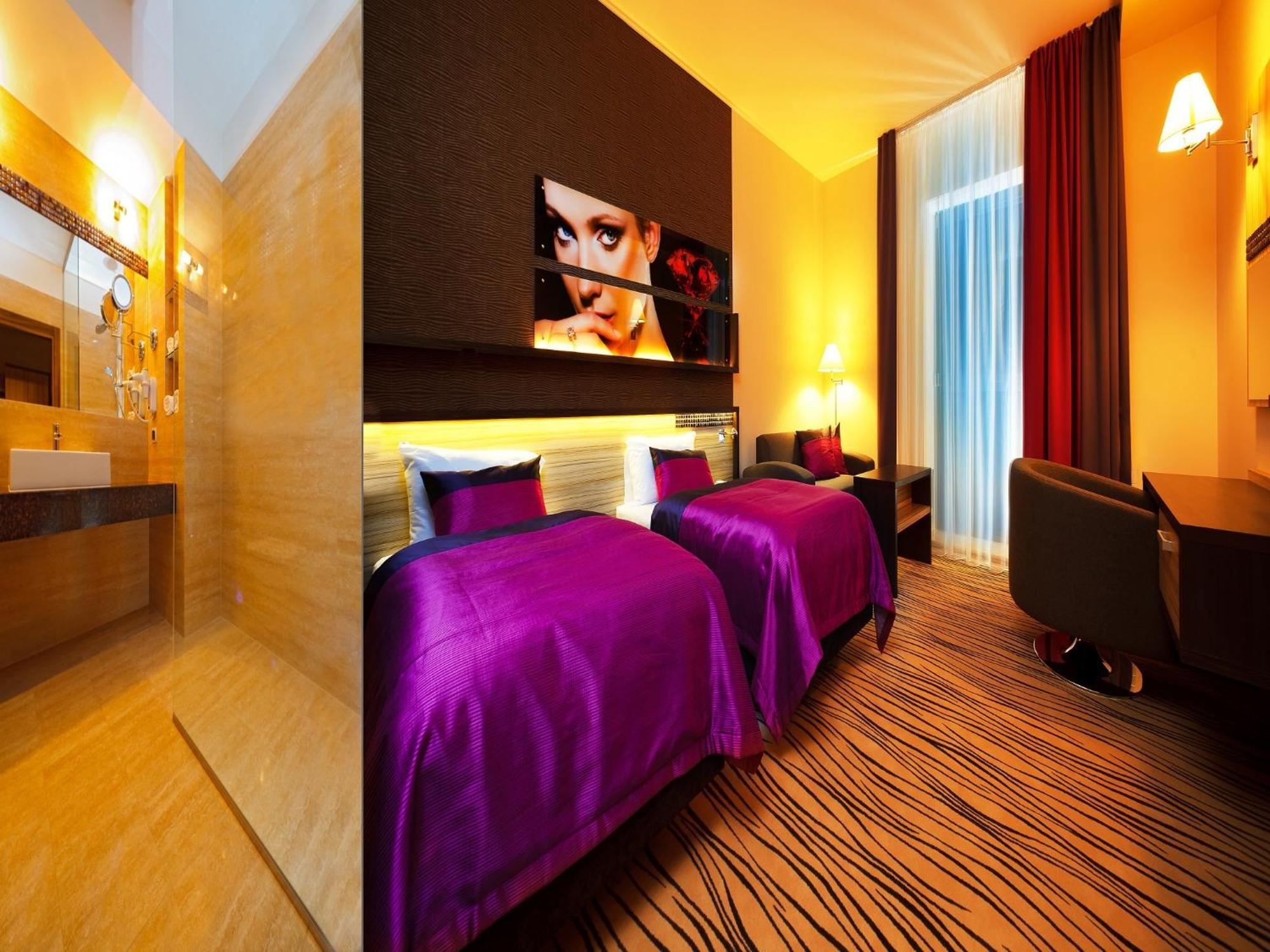 Blue Diamond Hotel Active Spa Trzebownisko Εξωτερικό φωτογραφία