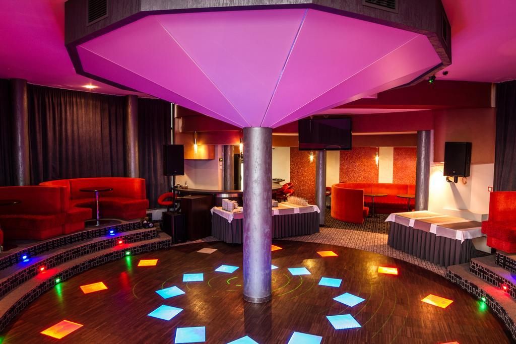 Blue Diamond Hotel Active Spa Trzebownisko Εξωτερικό φωτογραφία