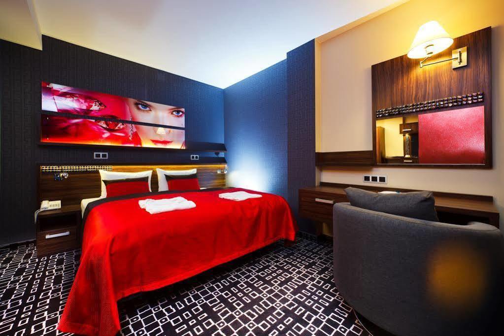 Blue Diamond Hotel Active Spa Trzebownisko Εξωτερικό φωτογραφία